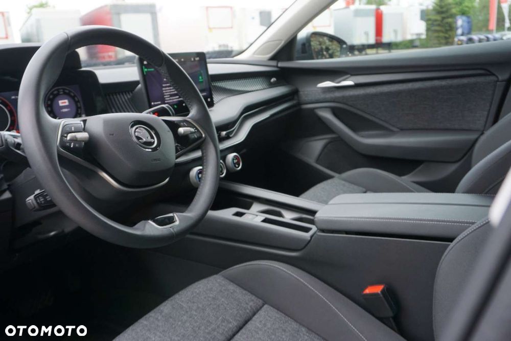 Skoda Superb 2.0 TDI SCR Essence DSG - 14