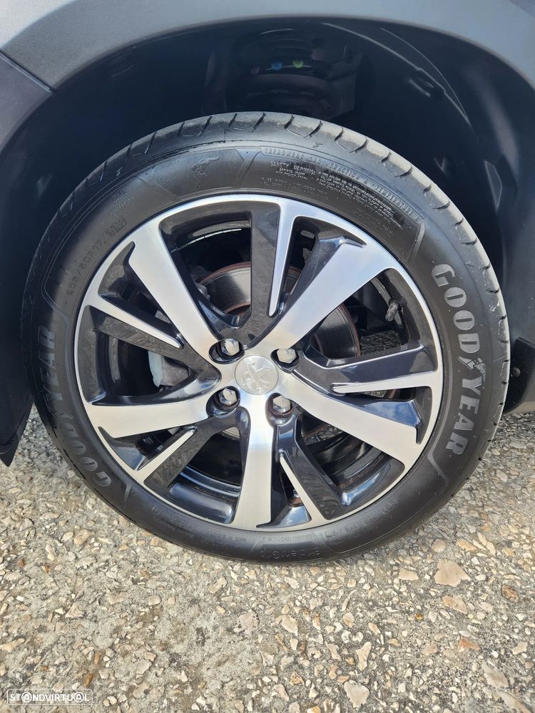 Peugeot 2008 PureTech 110 Stop&Start EAT6 GT-Line Edition - 31