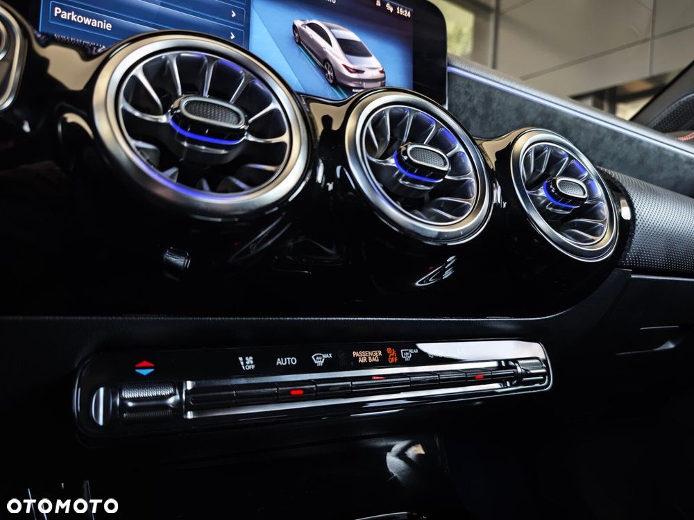 Mercedes-Benz CLA 200 mHEV AMG Line 7G-DCT - 22