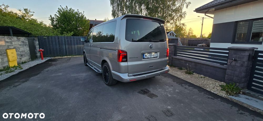 Volkswagen Multivan - 2