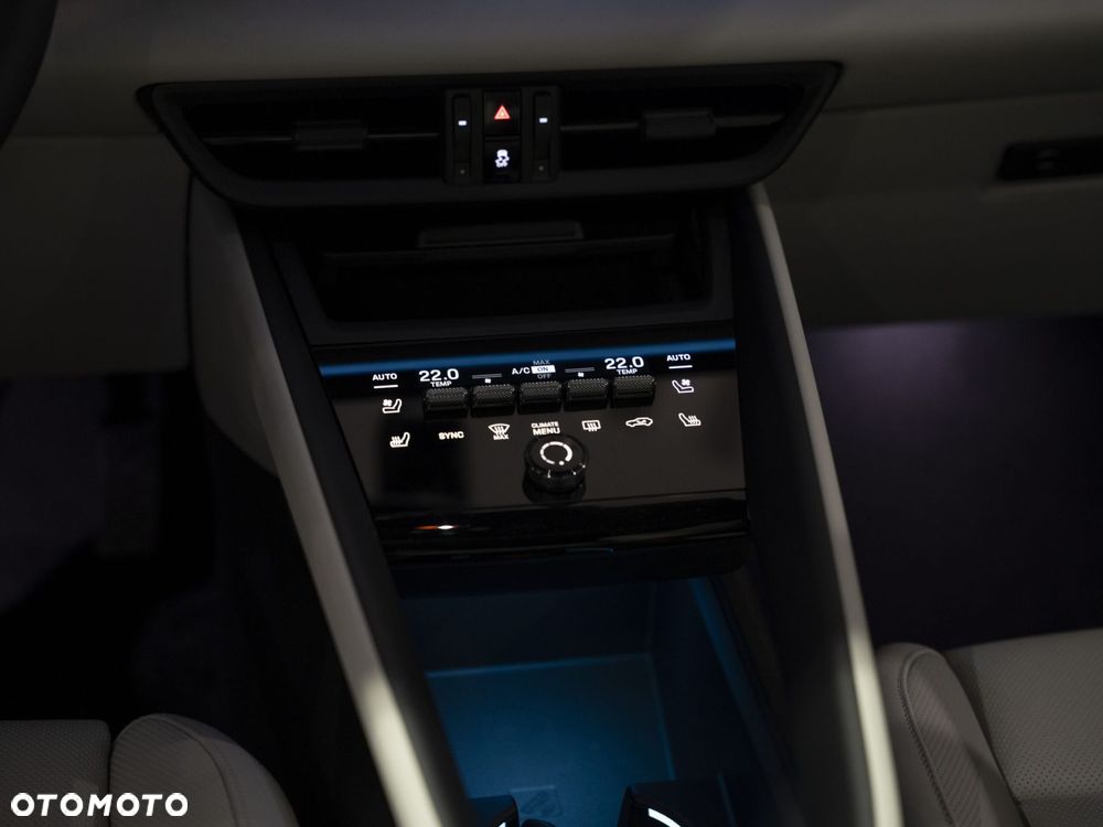 Porsche Macan - 24