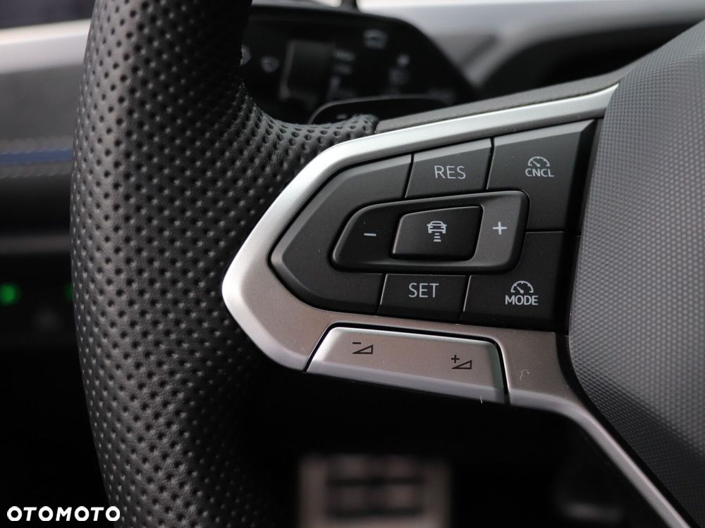 Volkswagen Passat - 26