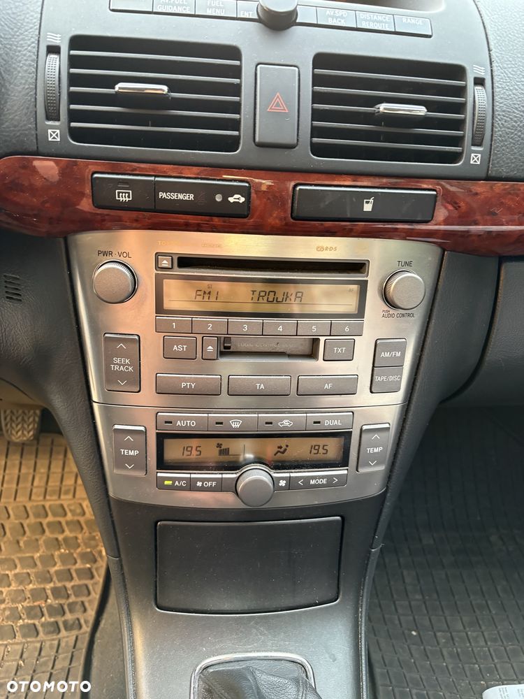 Toyota Avensis - 6