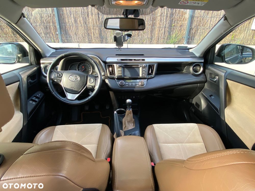 Toyota RAV4 - 8