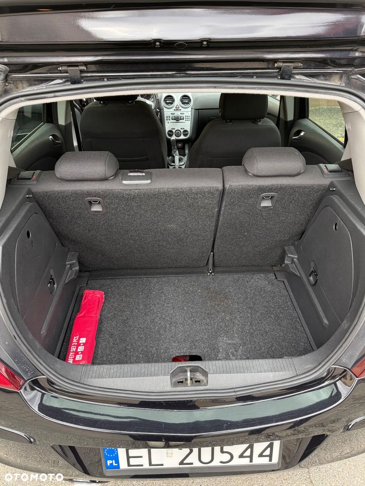 Opel Corsa 1.4 16V Satellite - 13