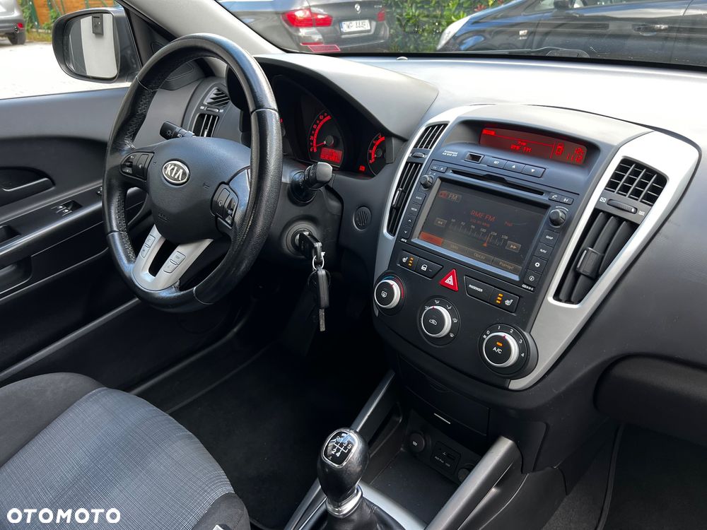 Kia Ceed - 22