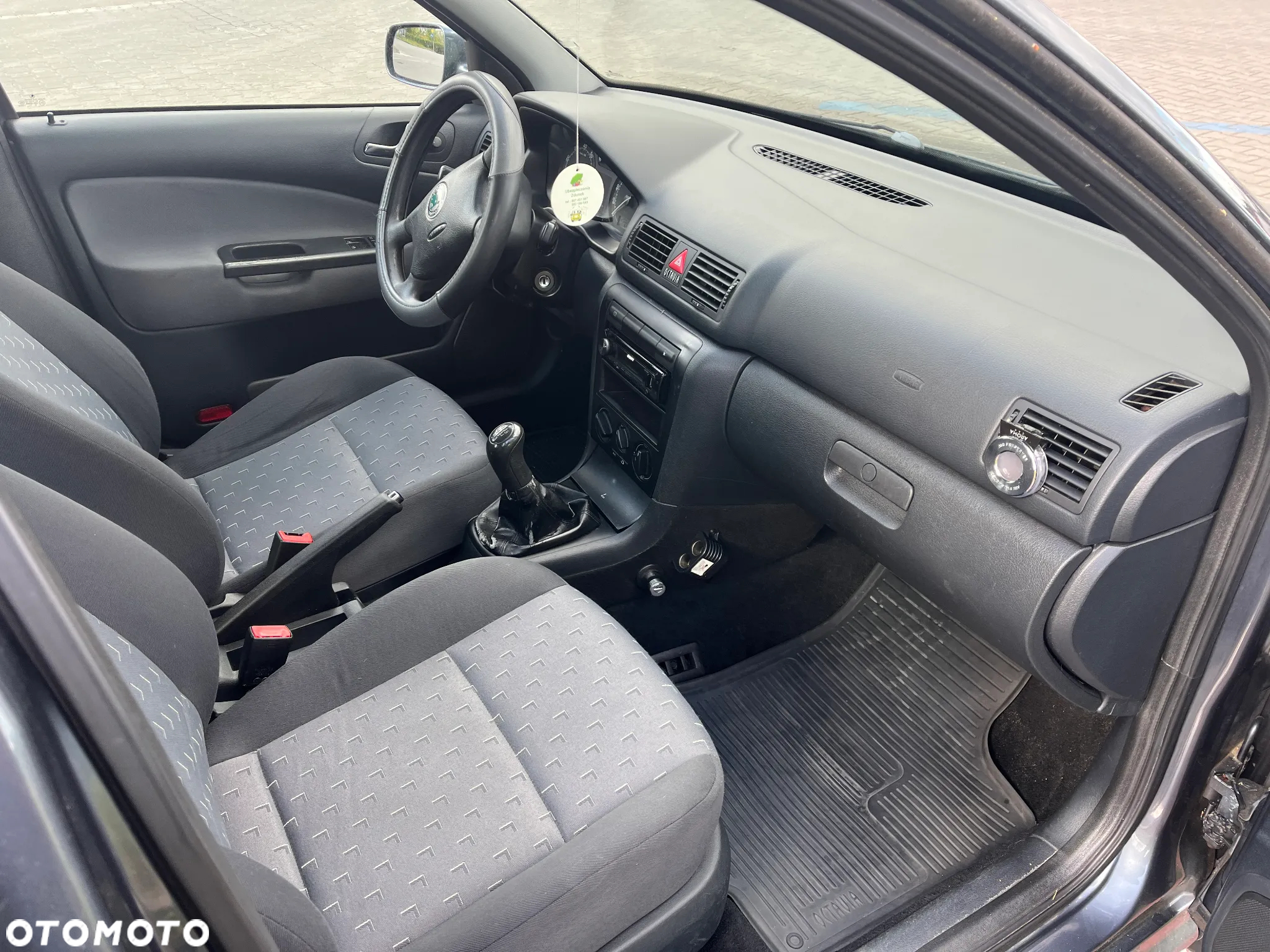 Skoda Octavia 1.6 Tour - 8