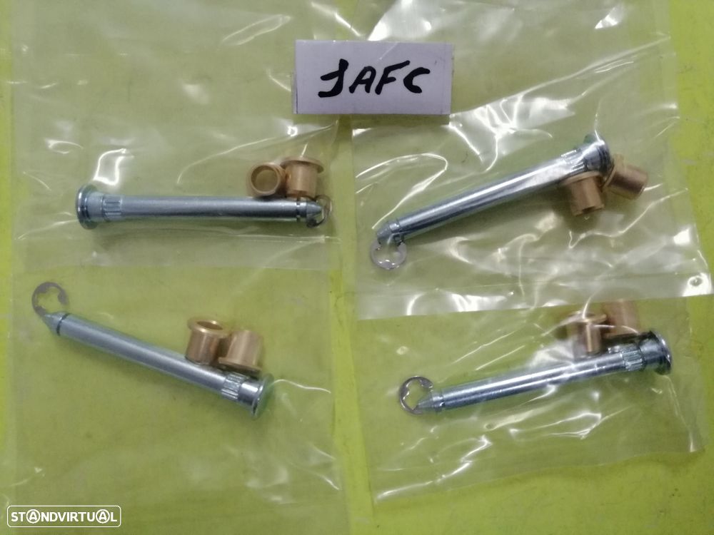 Cavilhas das portas Nissan Pickup D21 e Terrano 1 - 1