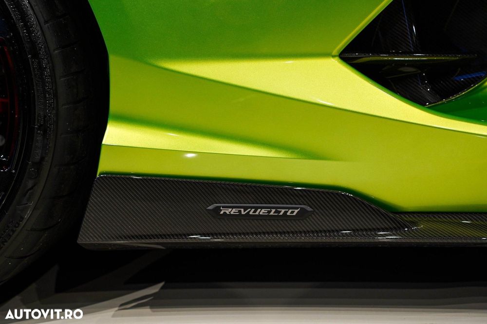 Lamborghini Revuelto - 28