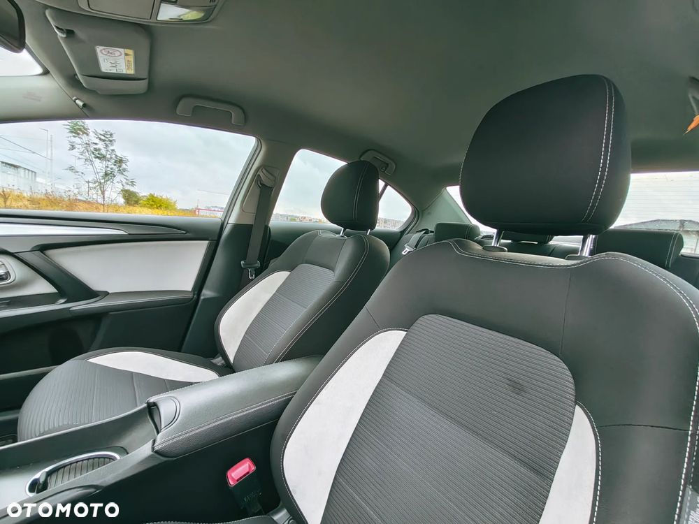 Toyota Avensis 2.0 D-4D Active Business - 19