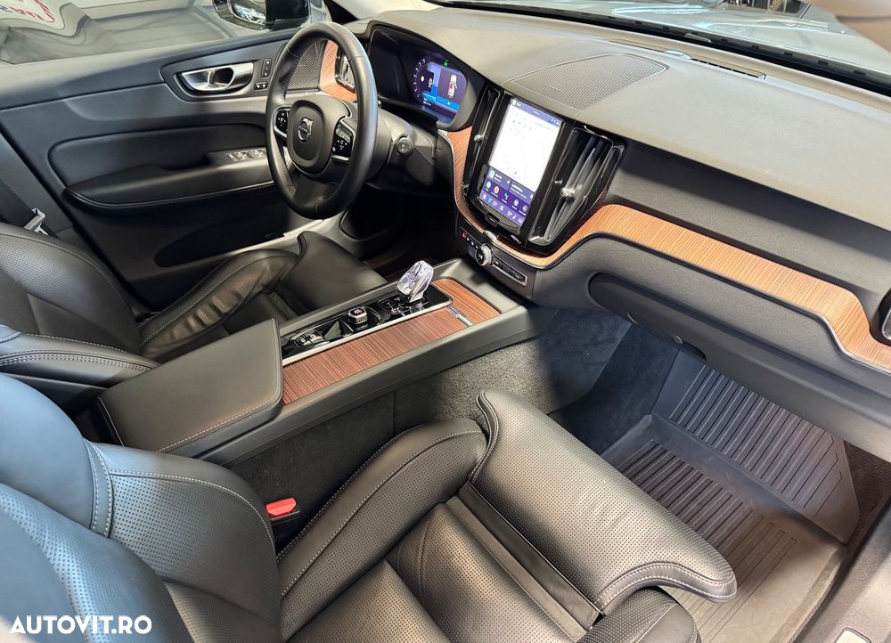 Volvo XC 60 B5 AT AWD MHEV Ultra Black Edition - 19