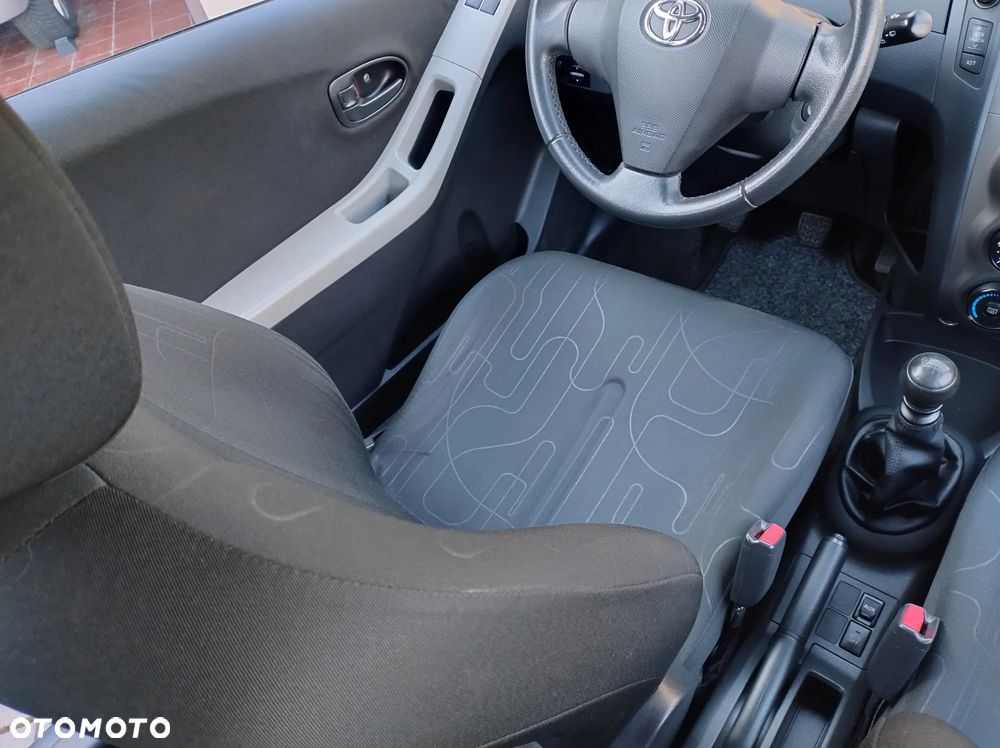 Toyota Yaris 1.33 Active - 28