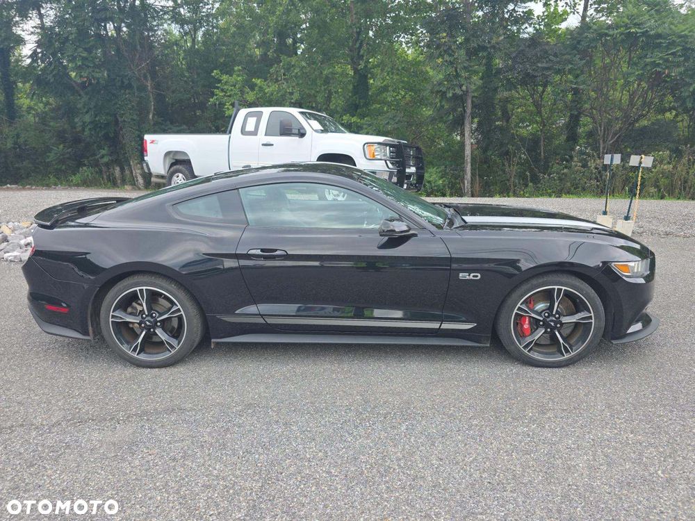 Ford Mustang 5.0 V8 GT - 2