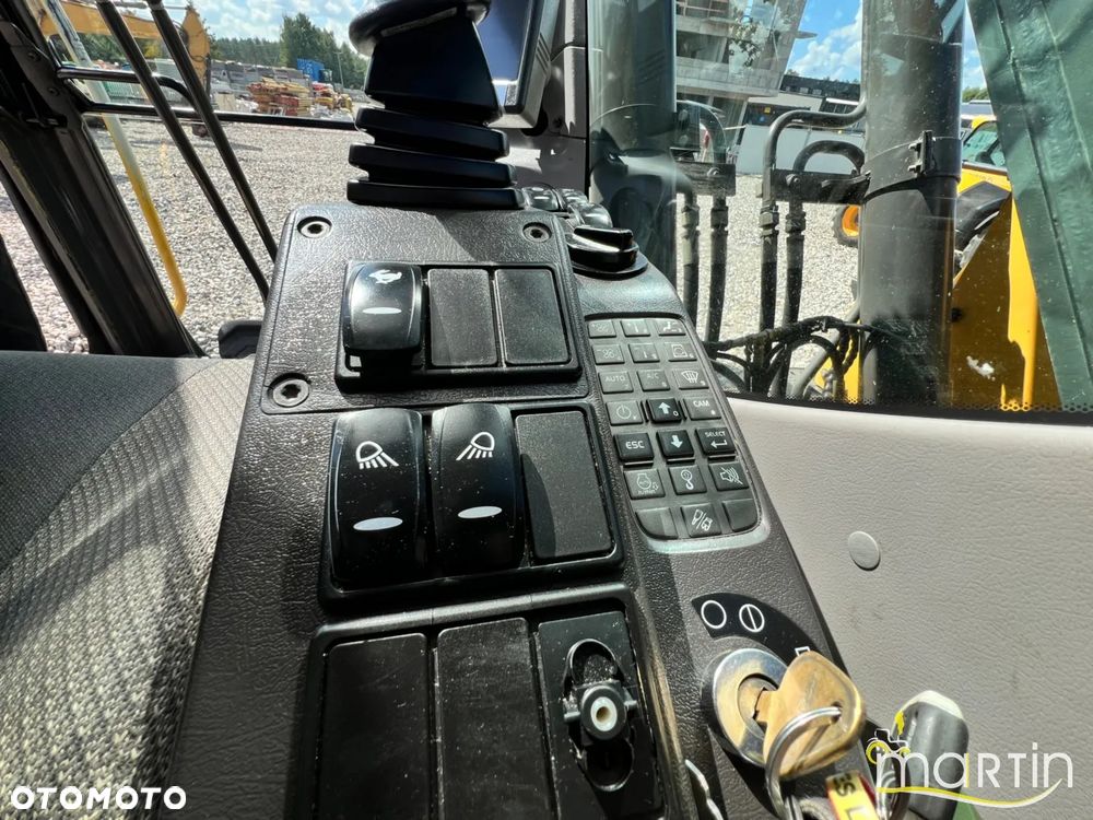 Volvo ECR235C - 15