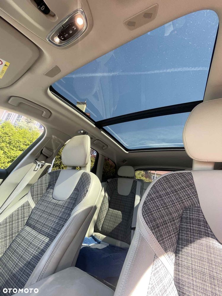Volvo XC 60 D5 AWD Momentum - 9