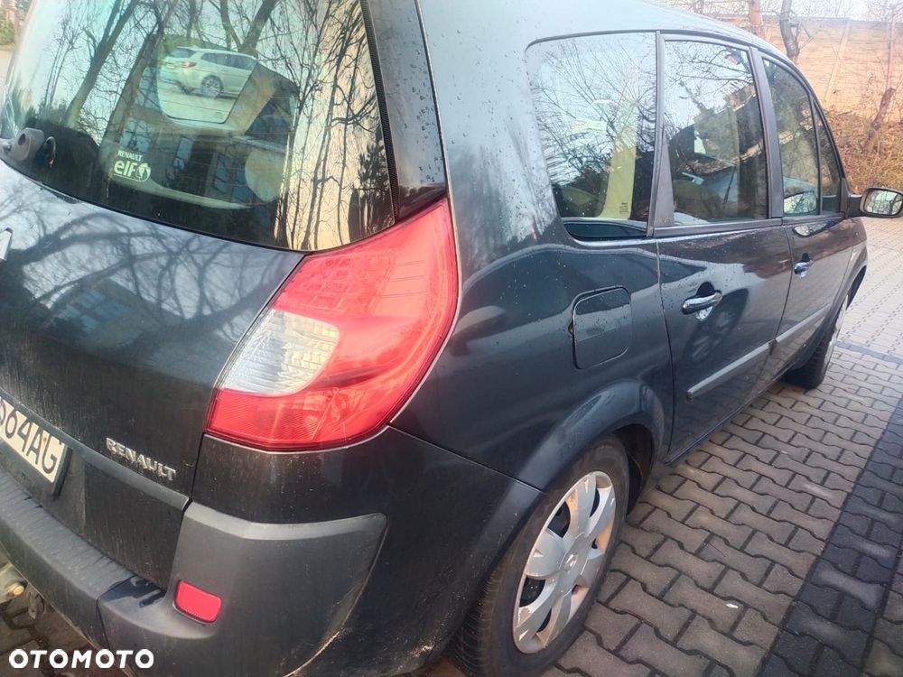 Renault Grand Scenic - 10