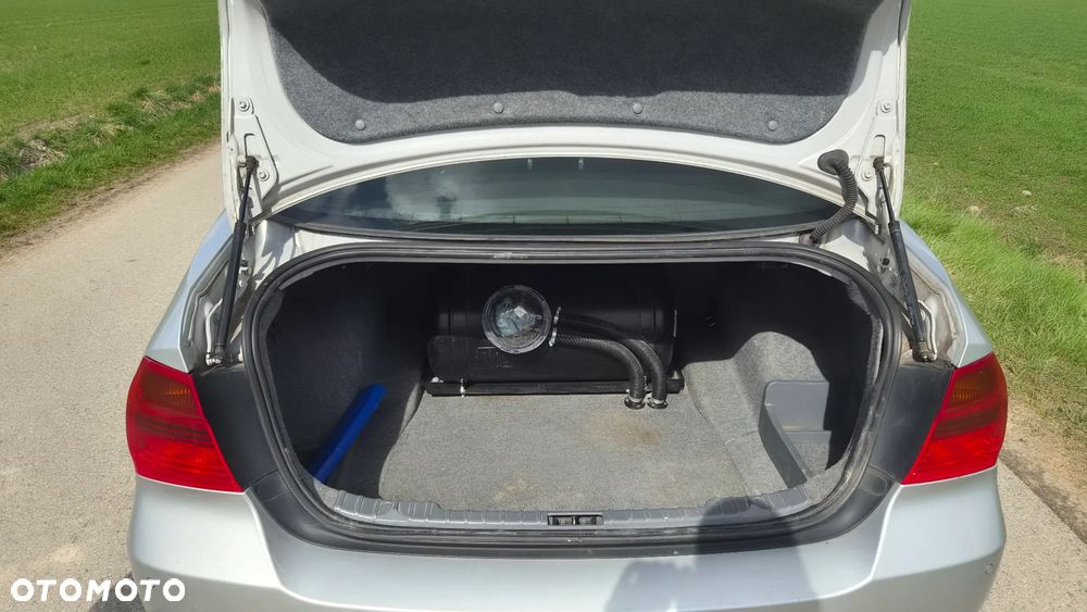 BMW Seria 3 325i - 9