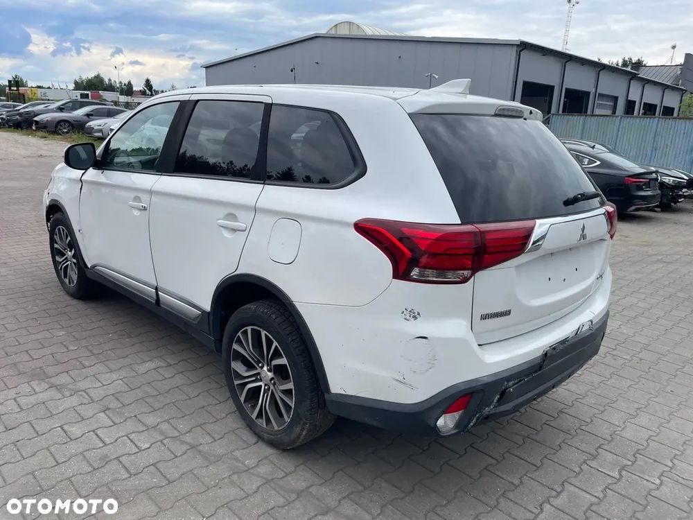 Mitsubishi Outlander 2.4 4WD CVT Instyle - 8