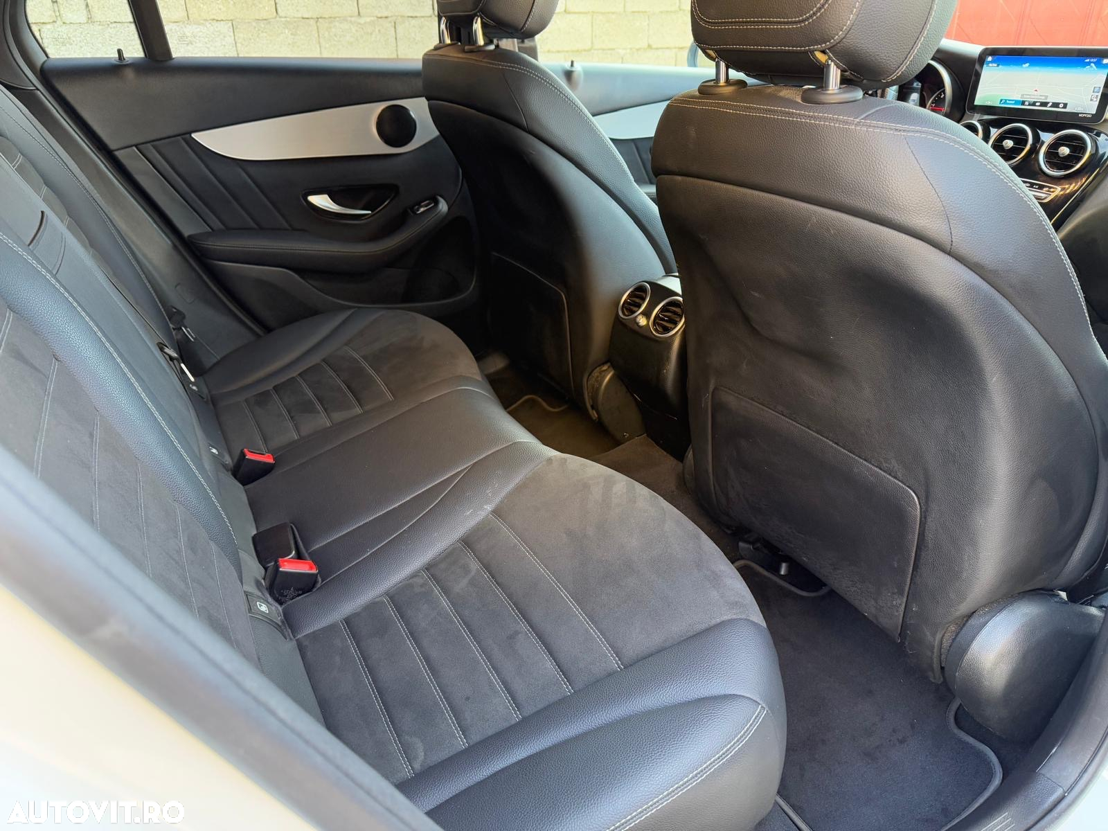 Mercedes-Benz GLC Coupe 300 d 4Matic 9G-TRONIC AMG Line - 28