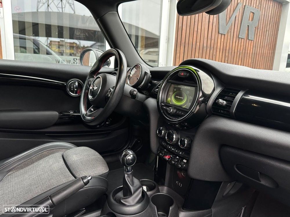MINI 3 Portas Cooper D - 13