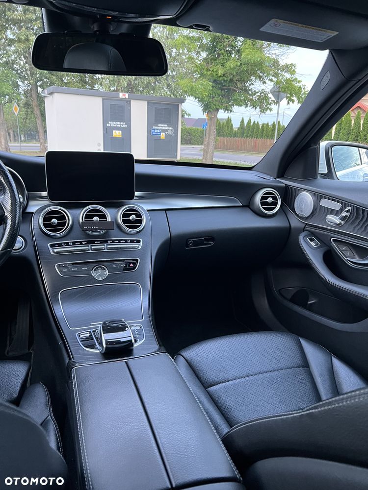 Mercedes-Benz Klasa C 300 7G-TRONIC AMG Line - 21