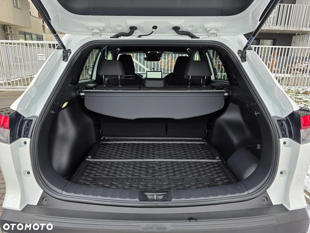 Toyota Corolla Cross 2.0 Hybrid Comfort AWD - 29