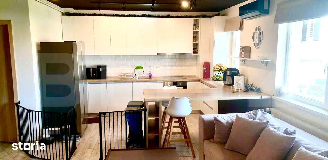 Apartament 3 camere, 71 mp, parcare, 2 bai, lift, zona Teilor — fotografia 3