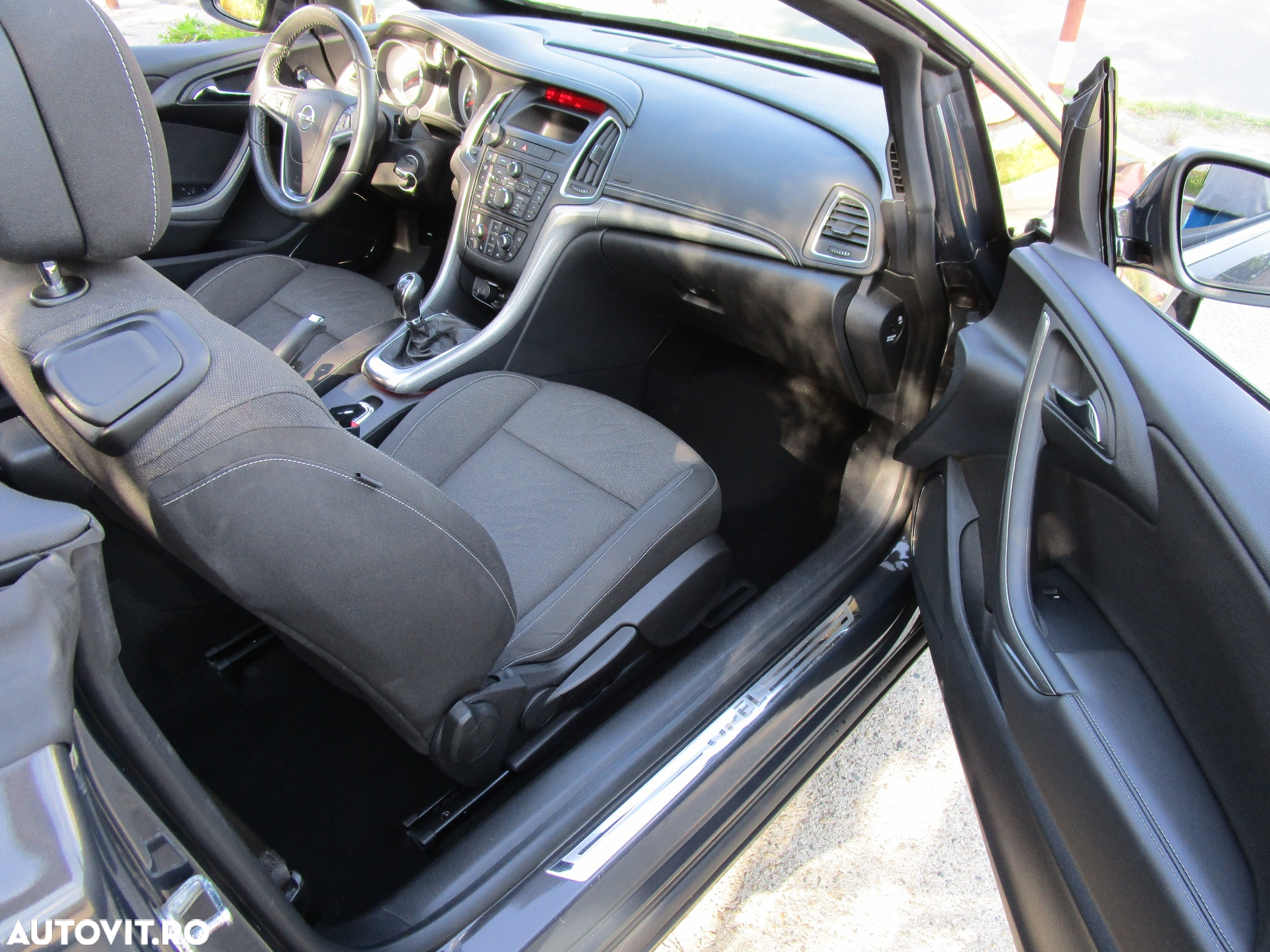 Opel Cascada 2.0 CDTI ECOTEC Start/Stop Cabriolet - 17