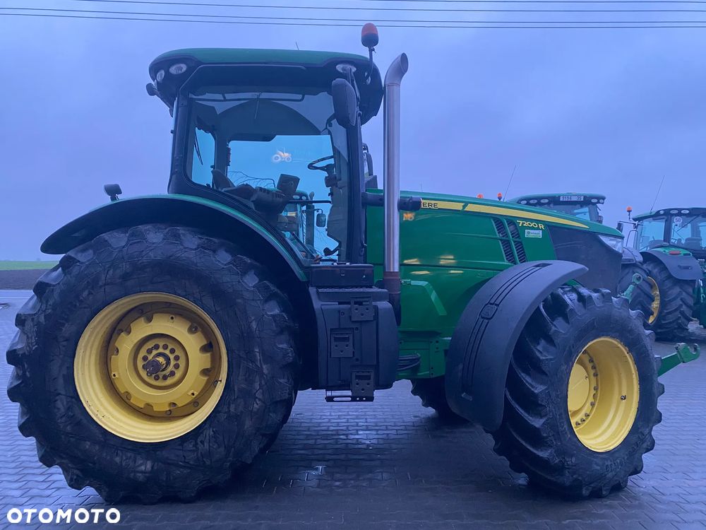 John Deere 7200 R  7230  CASE PUMA 6215 R - 6