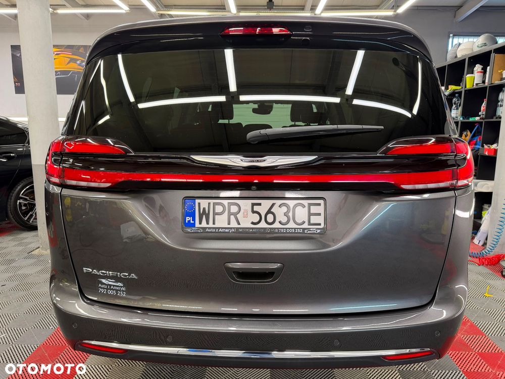 Chrysler Pacifica - 6