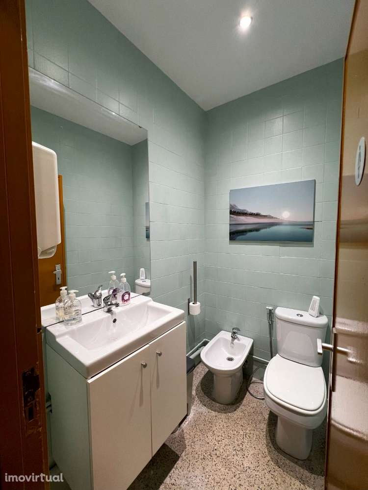 Escritórios com armazém e logradouro em Vila Nova de Gaia - Grande imagem: 5/22