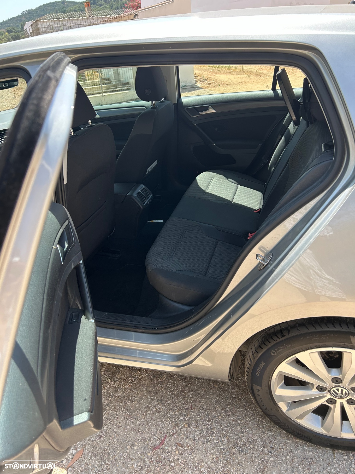 VW Golf 1.6 TDI Confortline DSG - 5