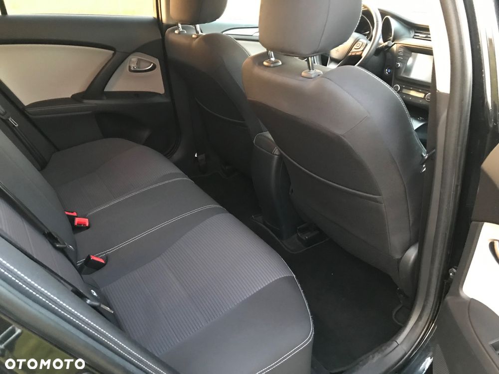 Toyota Avensis - 12