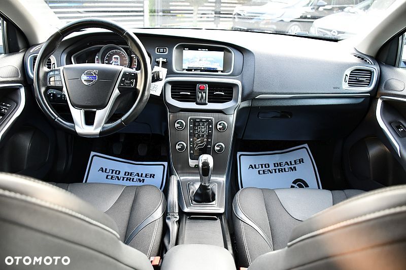 Volvo V40 T3 Momentum - 8