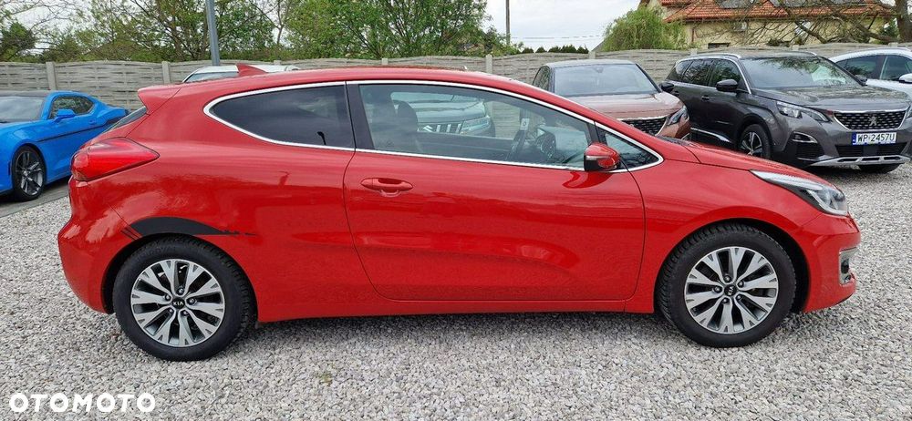 Kia ProCeed - 13