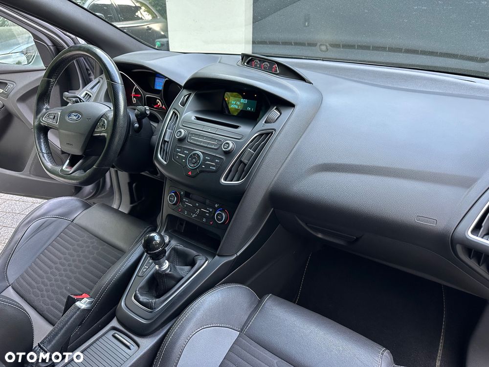 Ford Focus 2.0 TDCi ST mit Leder-Sport-Paket - 18