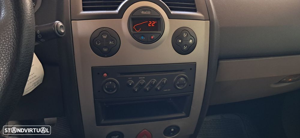 Renault Mégane 1.5 dCi Confort Authentique - 8