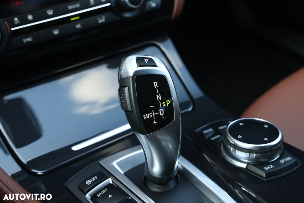 BMW Seria 5 520d Aut. - 23