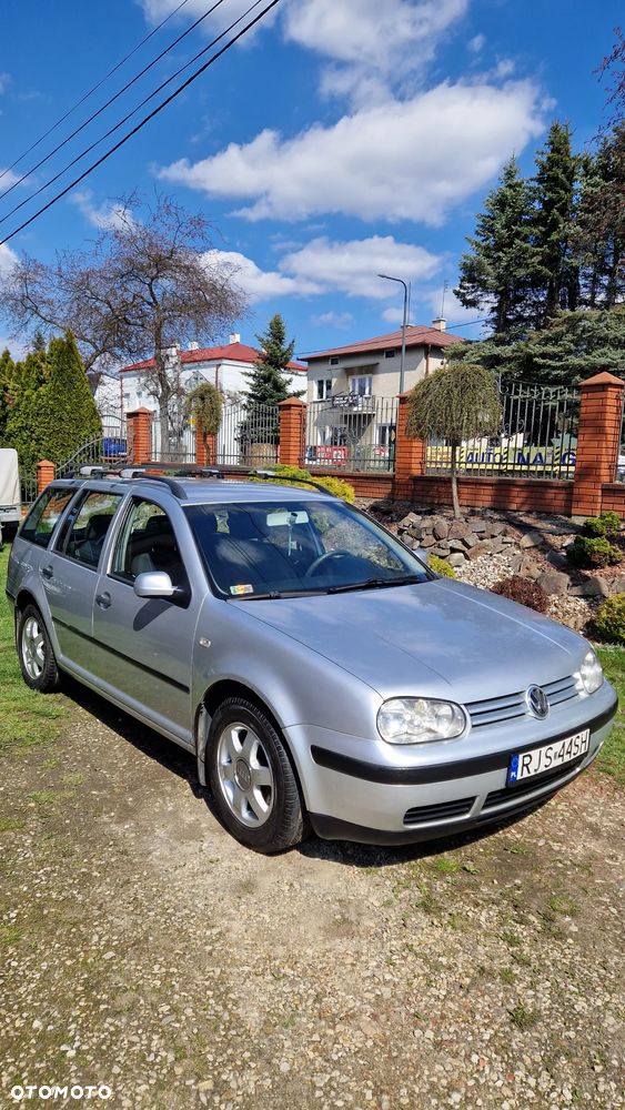 Volkswagen Golf 1.9 TDI Q - 1