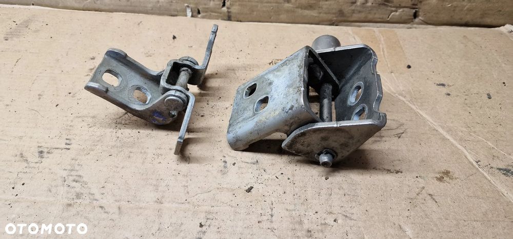 Zawias zawiasy drzwi prawy przód para Renault Clio III Lift - 3