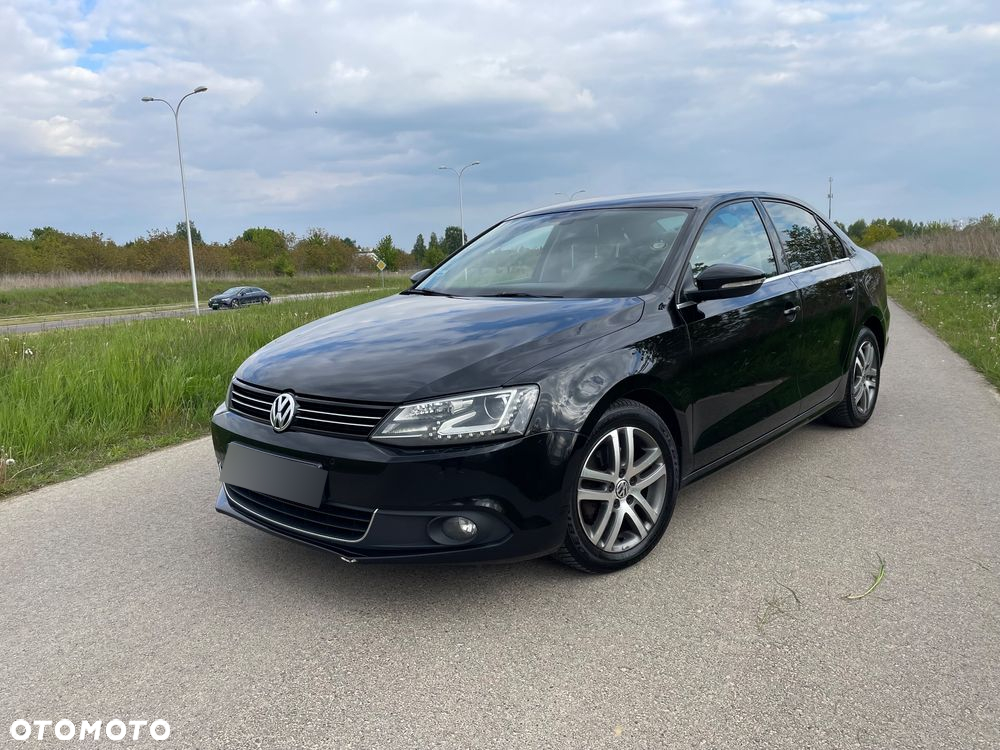 Volkswagen Jetta 2.0 TDI Highline - 2