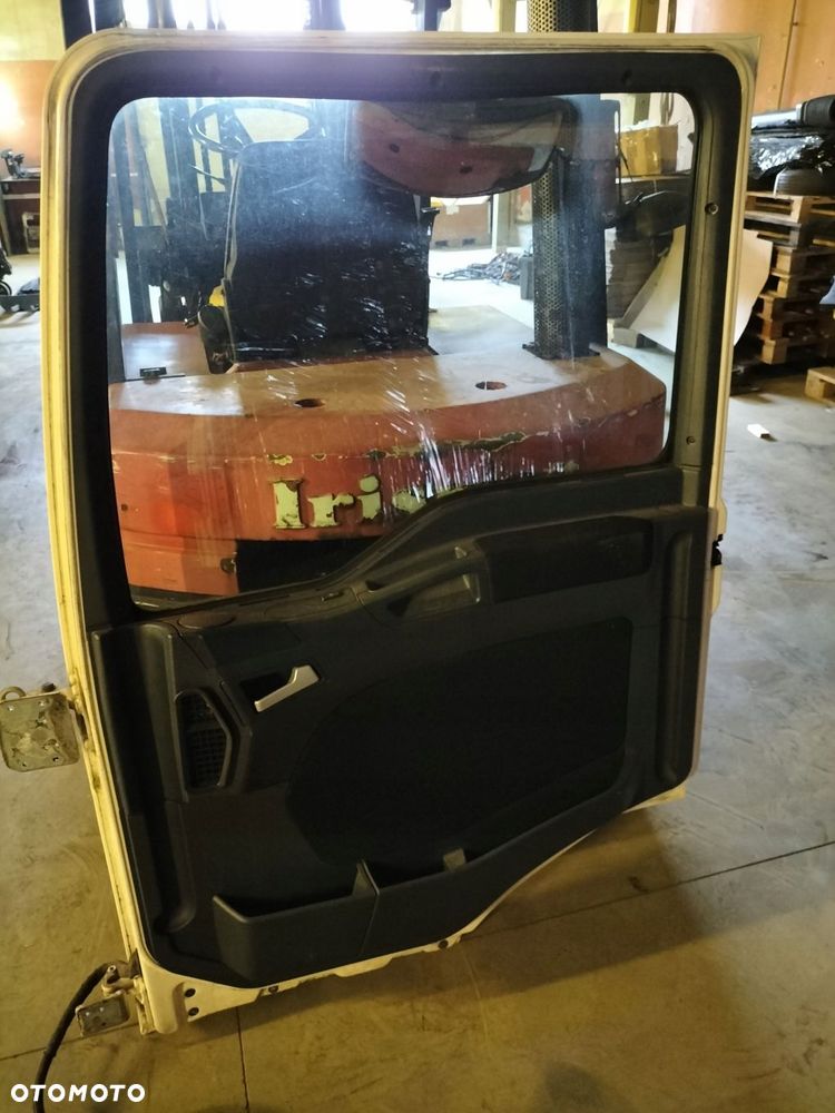 drzwi prawe man tgl 2010 euro 5 kompletne - 1