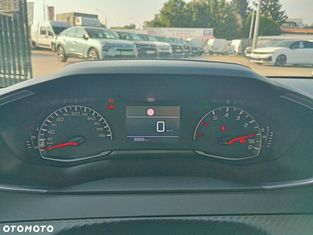 Peugeot 208 - 19