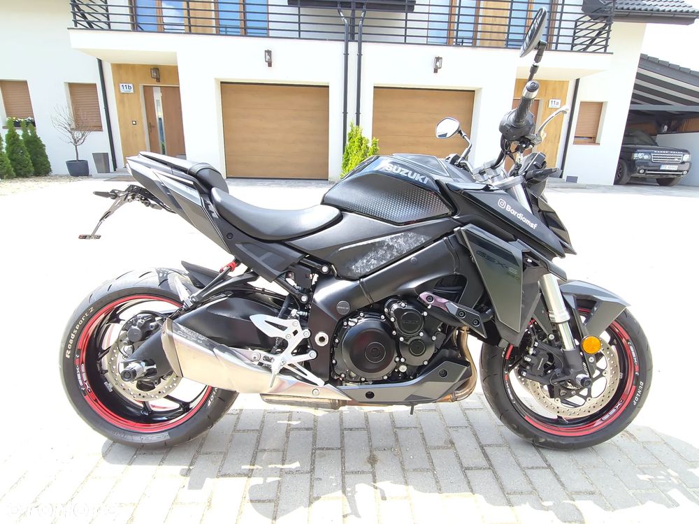 Suzuki GSX - 8