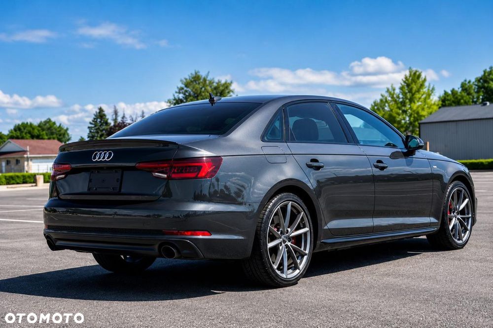 Audi A4 Limousine - 5
