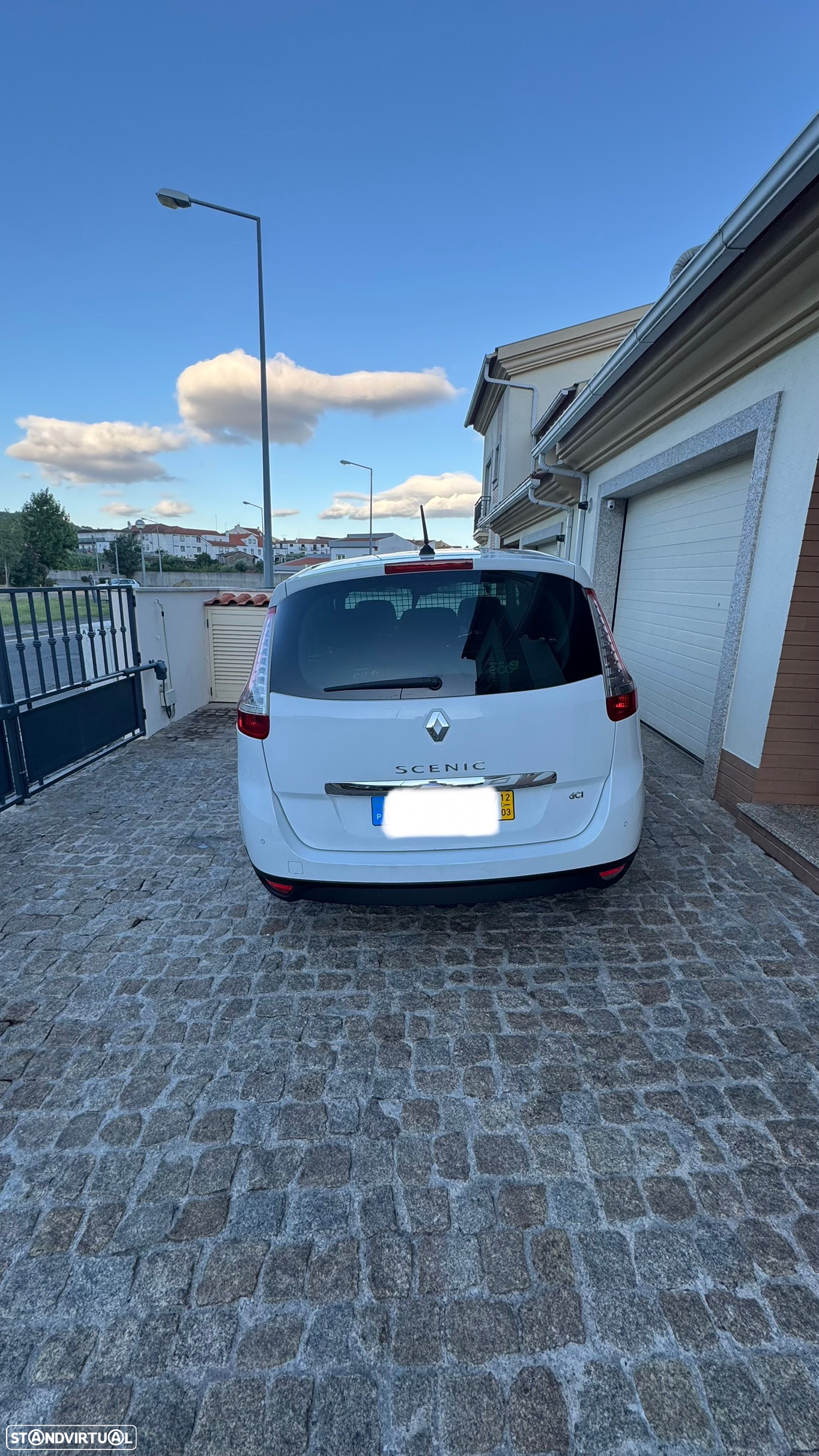Renault Grand Scénic 1.6 dCi Bose Edition SS - 4