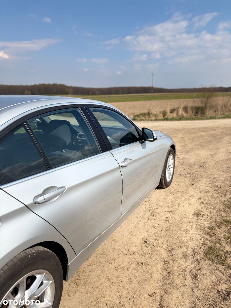 BMW Seria 3 318d - 20