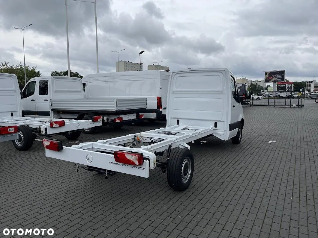 Mercedes-Benz Sprinter - 5