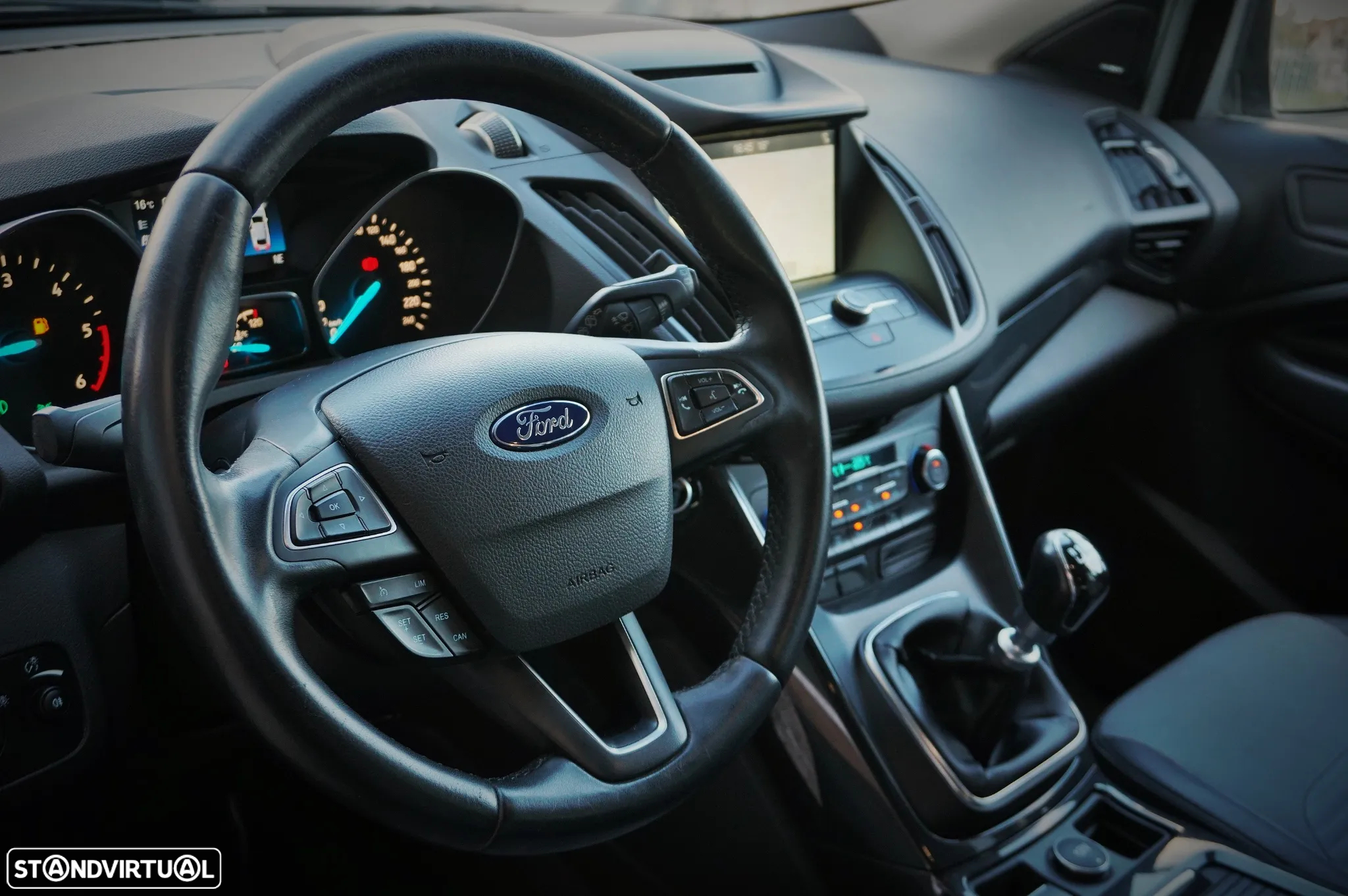 Ford Kuga 1.5 TDCi Titanium - 9