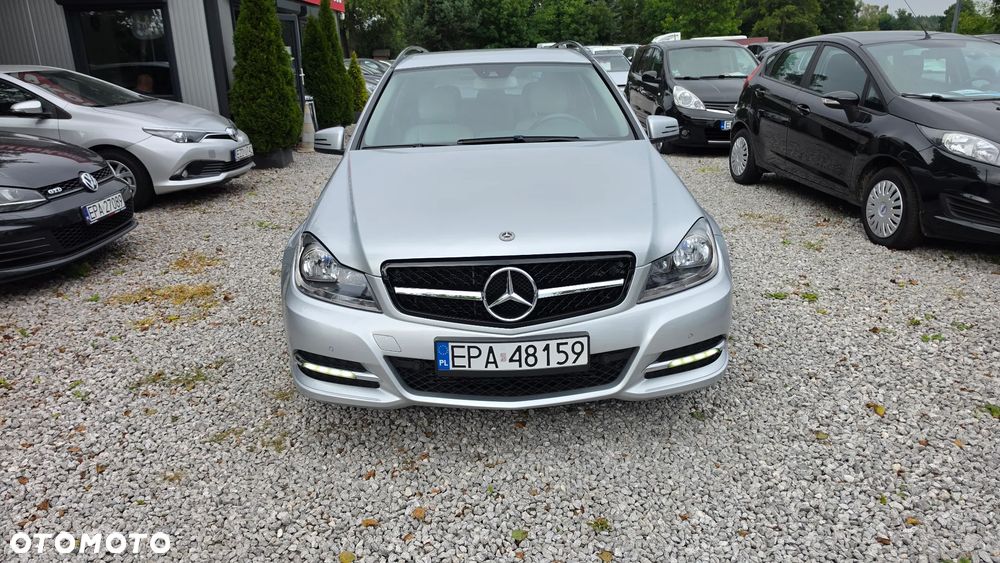 Mercedes-Benz Klasa C 180 CGI BlueEff Classic - 9